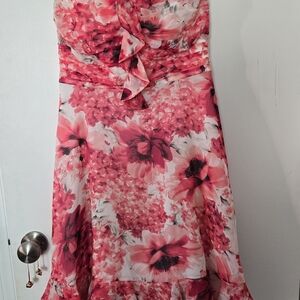 SUMMER DRESS White House Black Market Strapless Floral Dress - Pink and Red